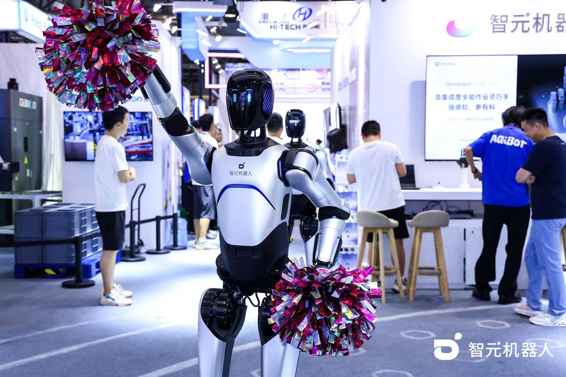 永利yl23411集团机器人 WAIC 首日展台火爆，机器...